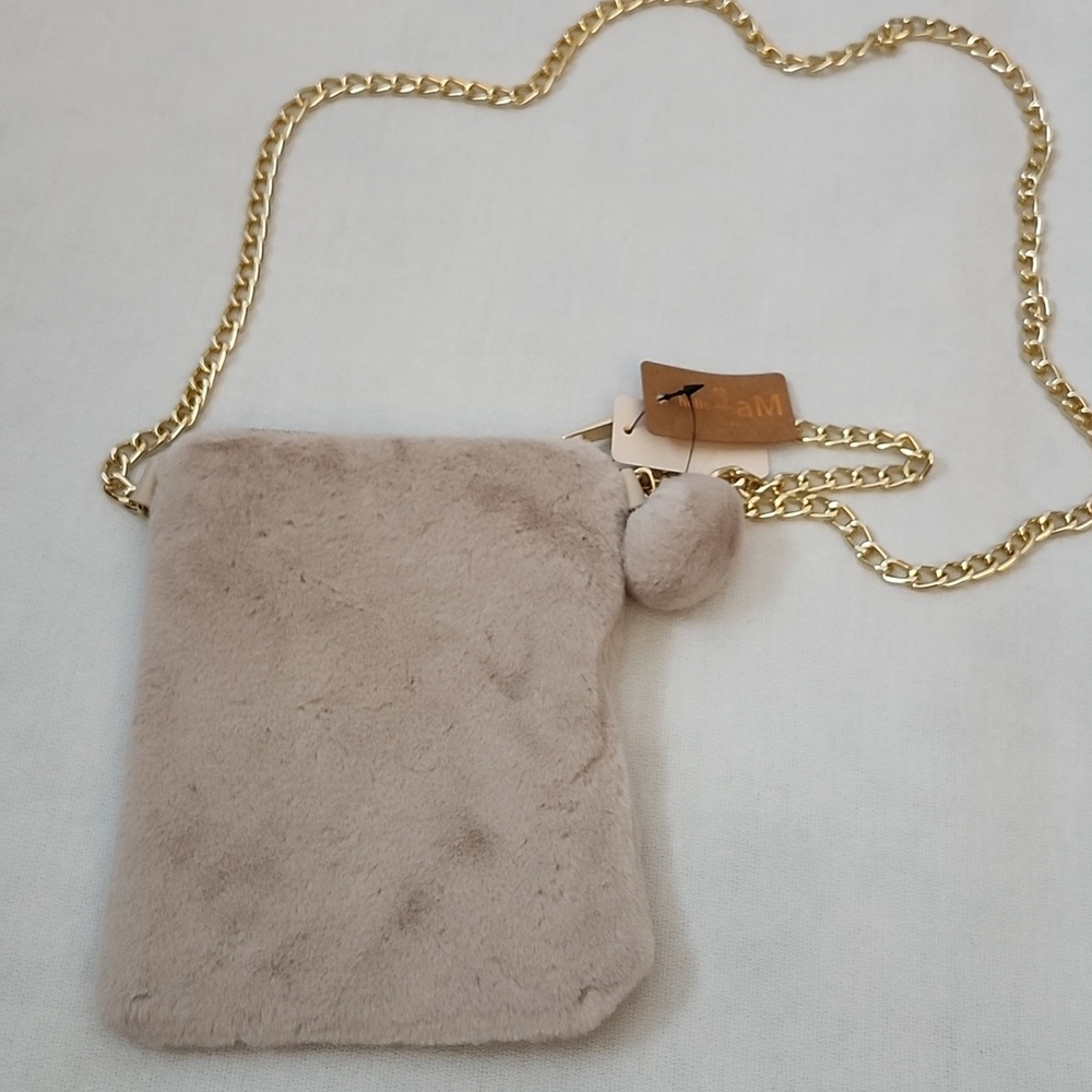 Stranger Things "Hellfire Club" Card Holder & Laynard Set with Brown Furry Bag - Picture 10 of 16